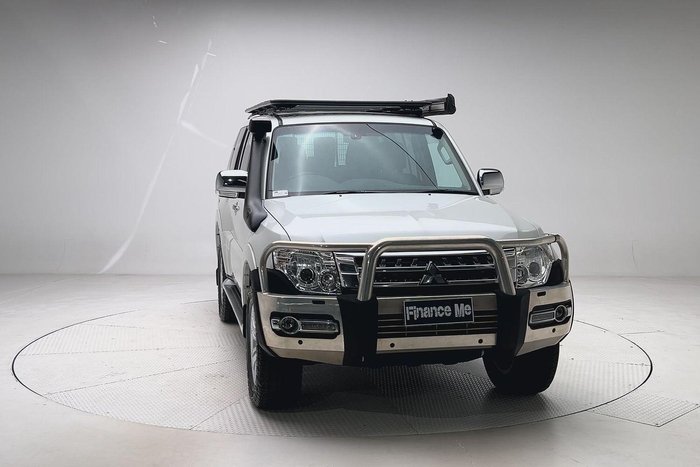 2018 Mitsubishi Pajero GLS