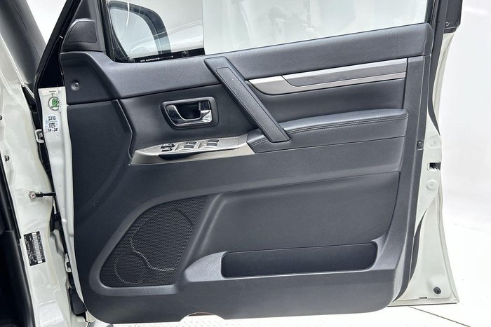 2018 Mitsubishi Pajero GLS