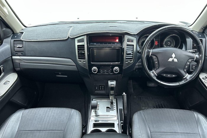 2018 Mitsubishi Pajero GLS