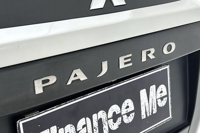 2018 Mitsubishi Pajero GLS