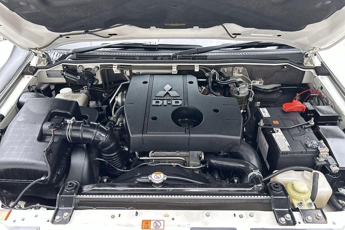 2018 Mitsubishi Pajero GLS