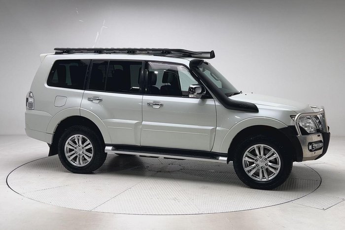 2018 Mitsubishi Pajero GLS