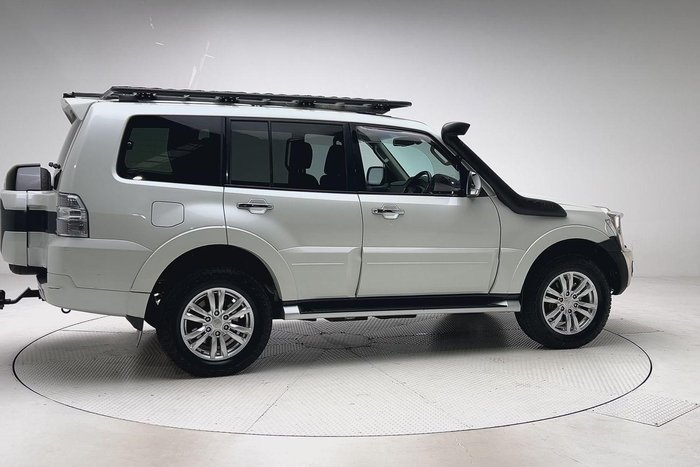 2018 Mitsubishi Pajero GLS