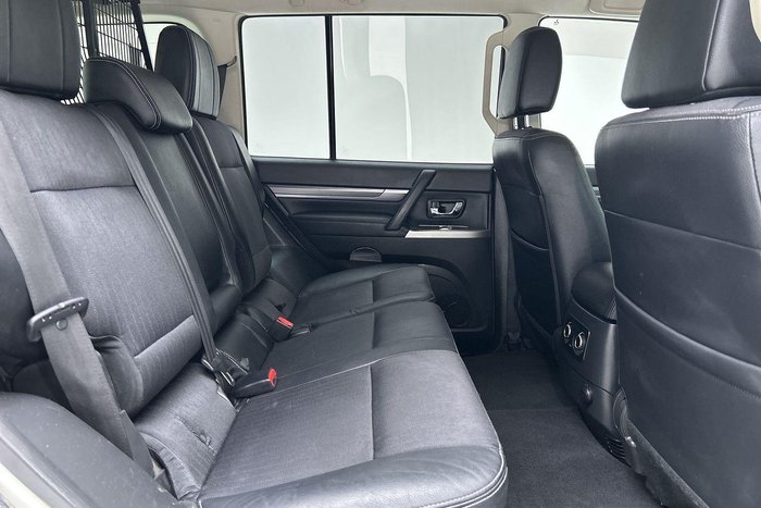 2018 Mitsubishi Pajero GLS