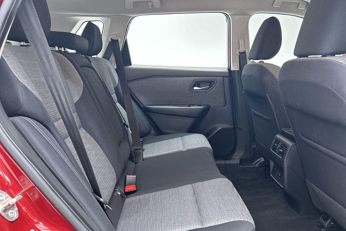 2024 Nissan X-TRAIL ST