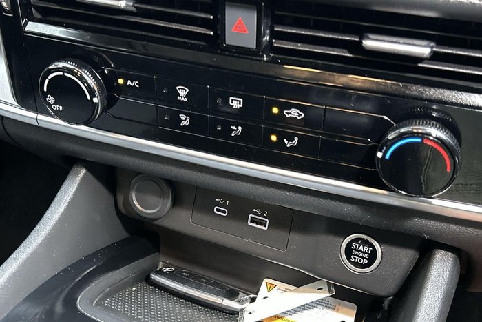 2024 Nissan X-TRAIL ST