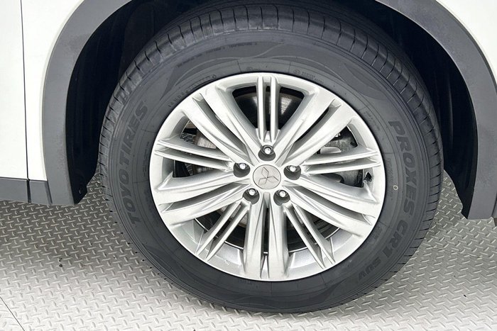 2023 Mitsubishi Outlander LS