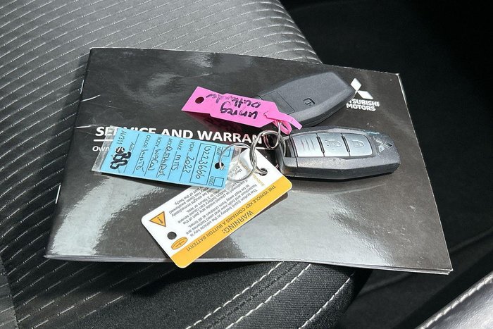 2023 Mitsubishi Outlander LS