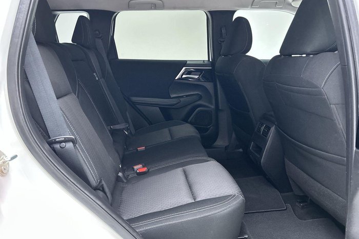 2023 Mitsubishi Outlander LS