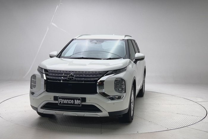 2023 Mitsubishi Outlander LS