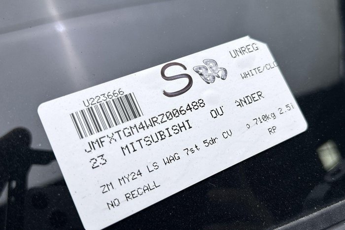 2023 Mitsubishi Outlander LS