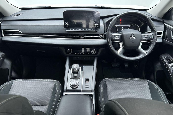 2023 Mitsubishi Outlander LS