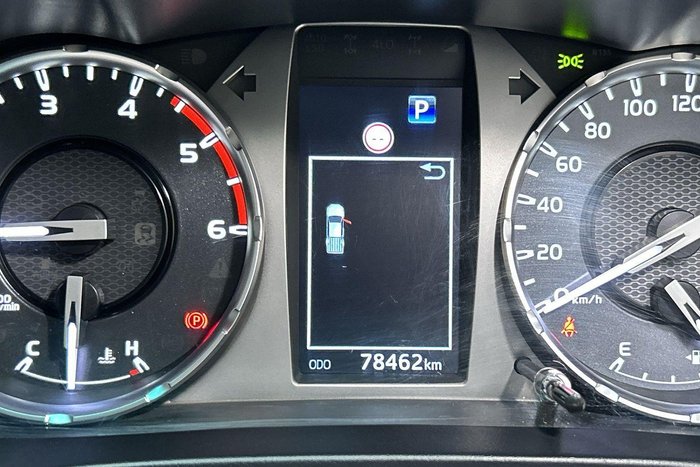 2022 Toyota Hilux SR