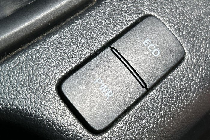 2022 Toyota Hilux SR