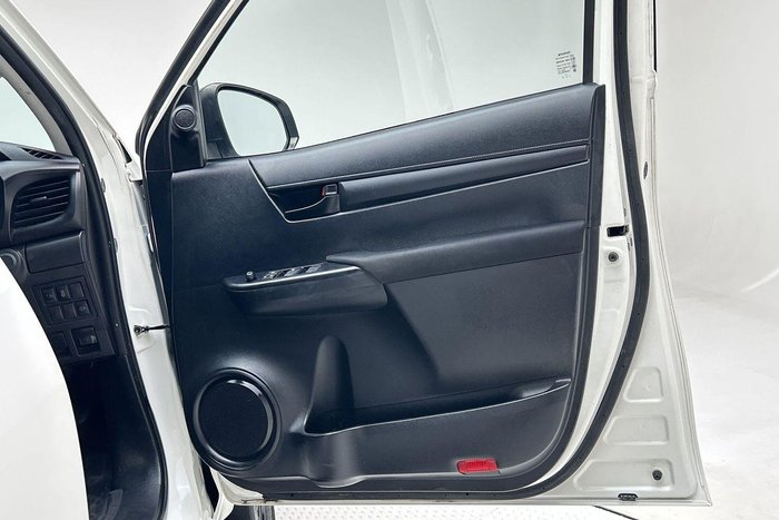 2022 Toyota Hilux SR