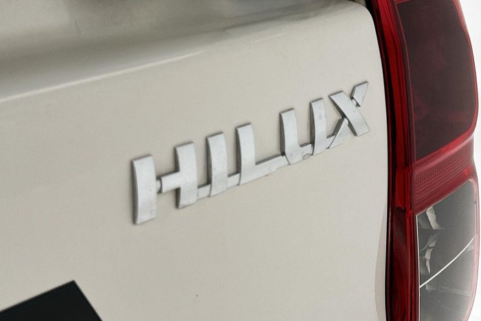 2022 Toyota Hilux SR