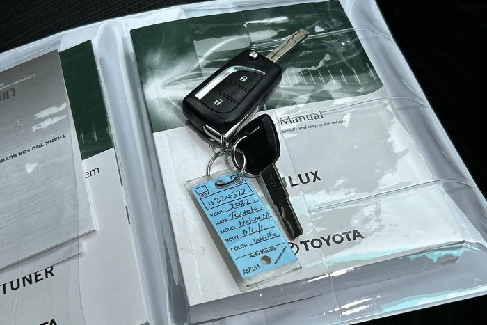 2022 Toyota Hilux SR