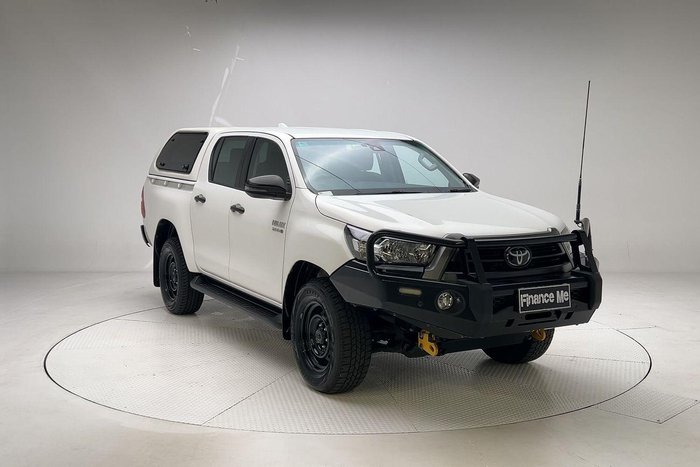 2022 Toyota Hilux SR