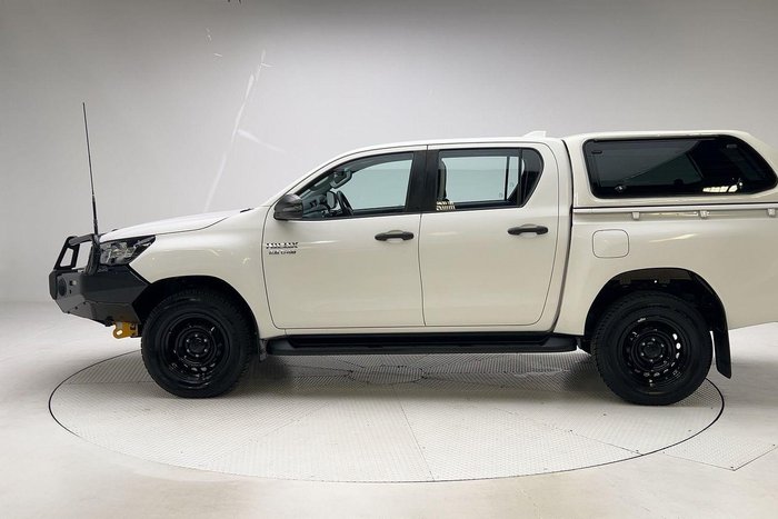 2022 Toyota Hilux SR