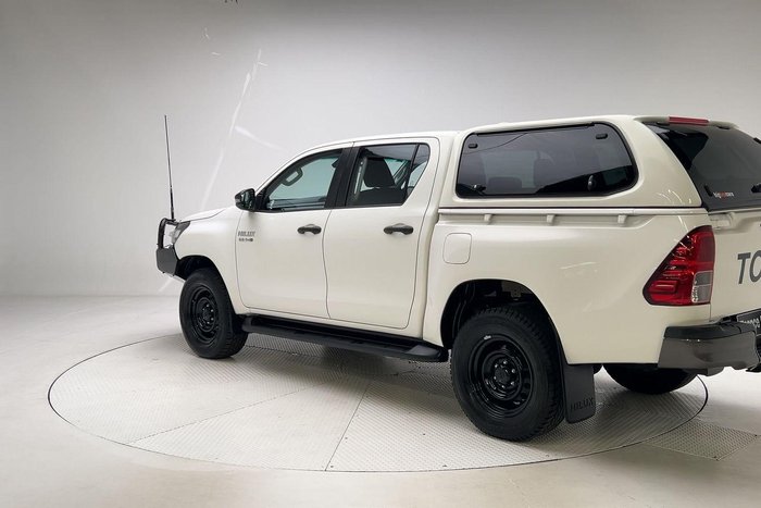 2022 Toyota Hilux SR