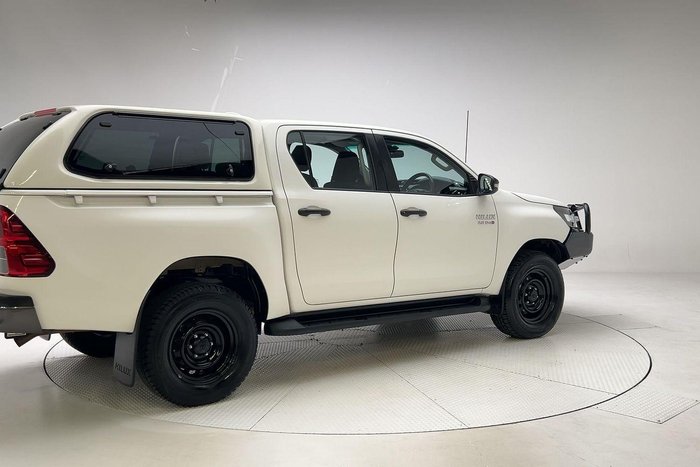 2022 Toyota Hilux SR