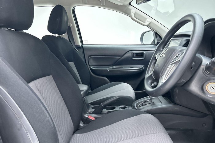 2023 Mitsubishi Triton GLX