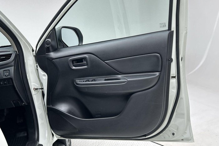 2023 Mitsubishi Triton GLX