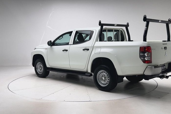 2023 Mitsubishi Triton GLX