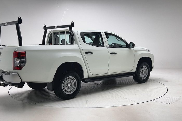 2023 Mitsubishi Triton GLX