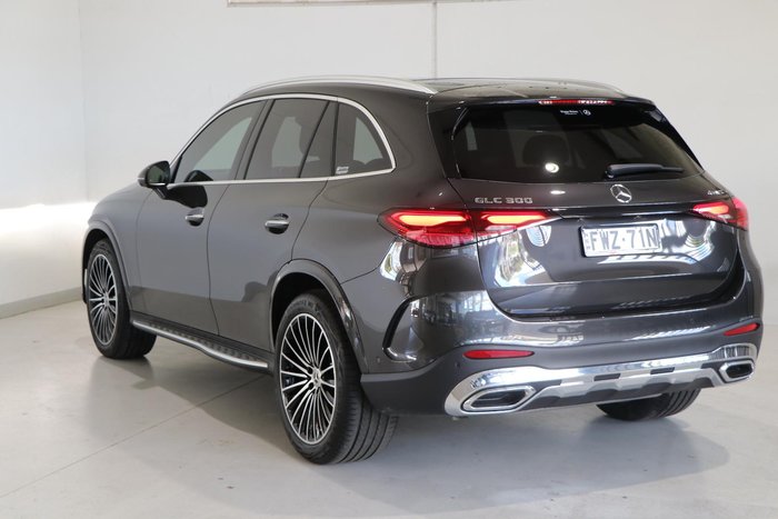 2025 Mercedes-Benz GLC-Class GLC300