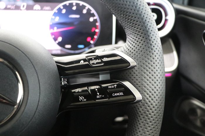 2025 Mercedes-Benz GLC-Class GLC300