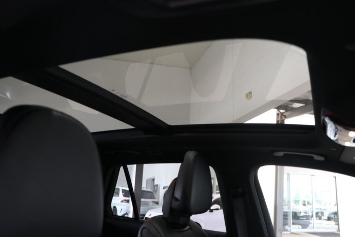 2025 Mercedes-Benz GLC-Class GLC300