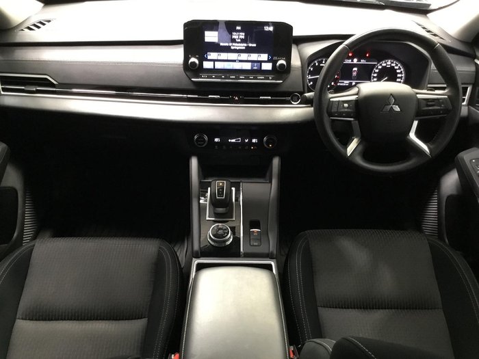 2022 Mitsubishi Outlander LS