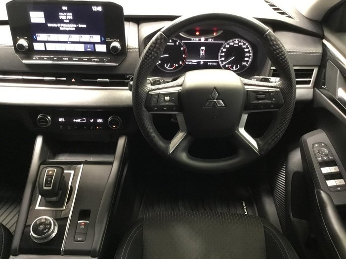 2022 Mitsubishi Outlander LS