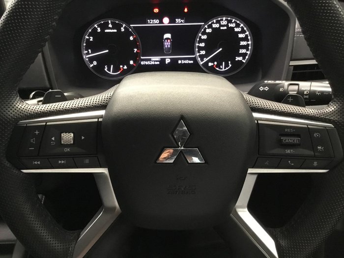 2022 Mitsubishi Outlander LS