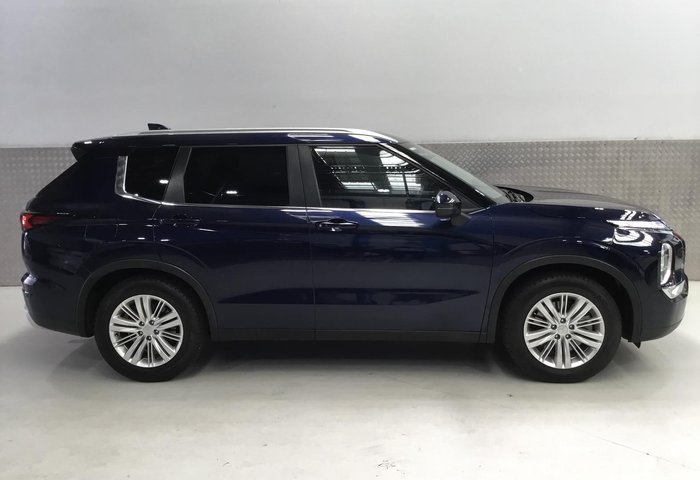2022 Mitsubishi Outlander LS