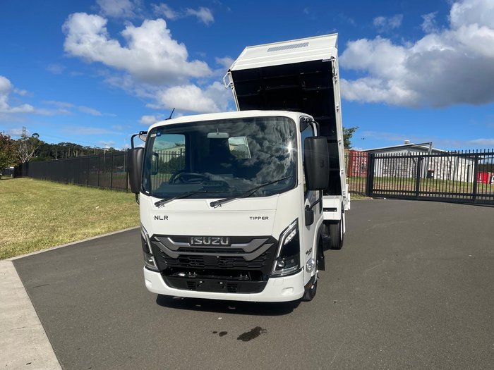 2026 Isuzu N Series NLR 45-150 DT D25 Tipper