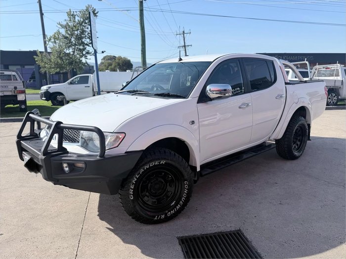 2013 Mitsubishi Triton GLX-R MN MY14 4X4 Dual Range White