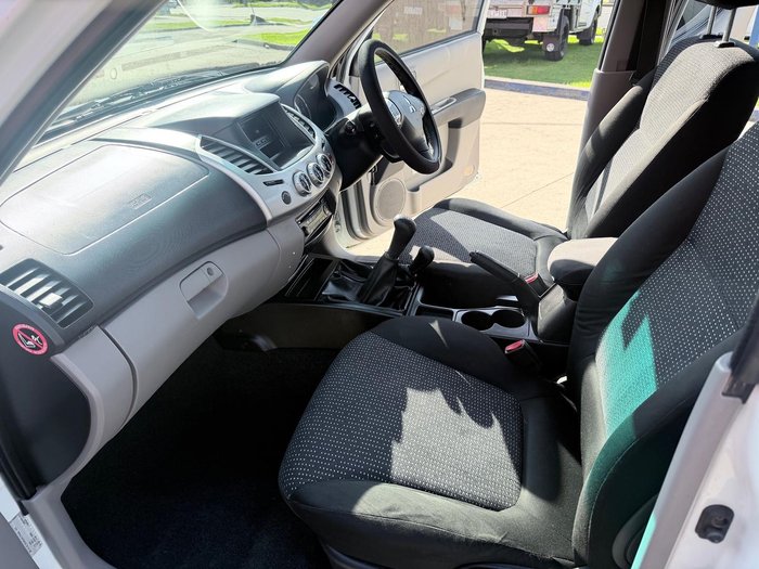 2013 Mitsubishi Triton GLX-R MN MY14 4X4 Dual Range White