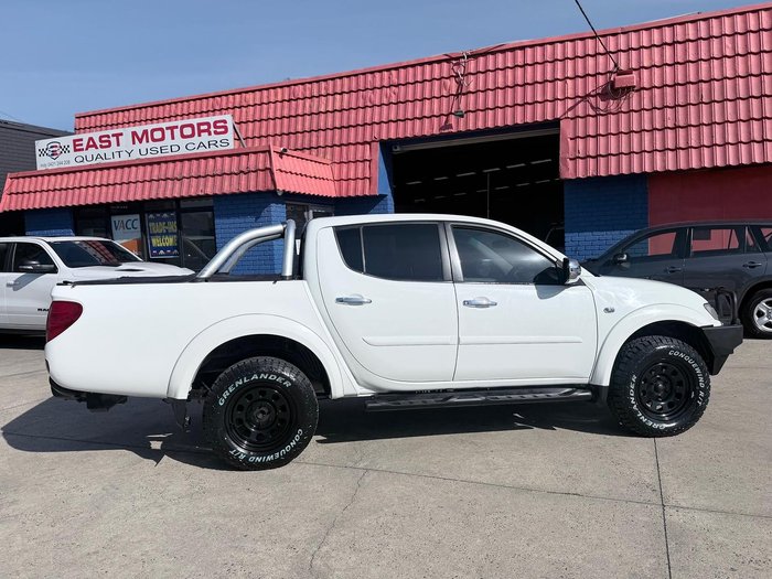 2013 Mitsubishi Triton GLX-R MN MY14 4X4 Dual Range White