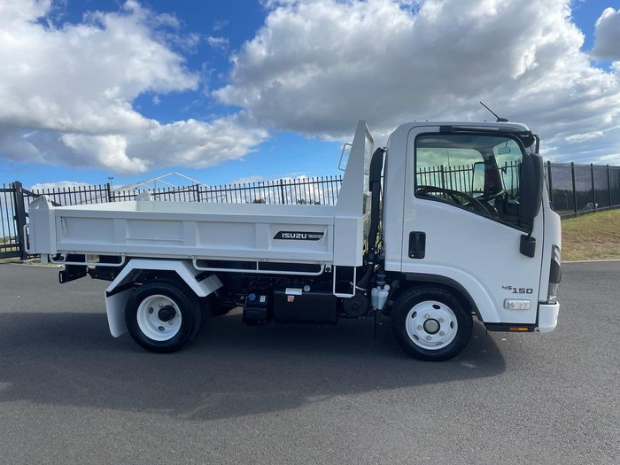 2026 Isuzu N Series NLR 45-150 MT D25 Tipper
