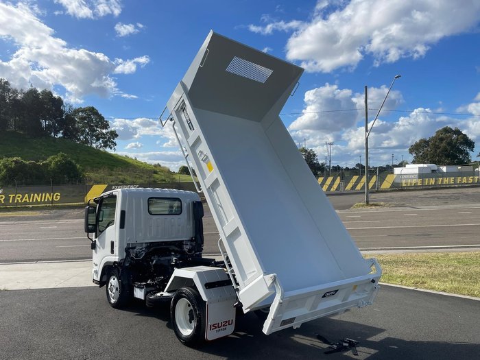2026 Isuzu N Series NLR 45-150 MT D25 Tipper