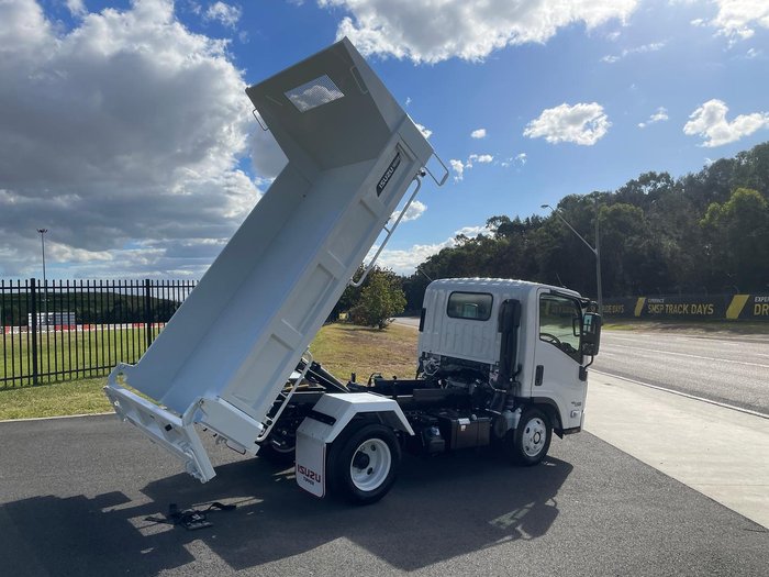 2026 Isuzu N Series NLR 45-150 MT D25 Tipper