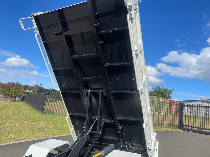 2026 Isuzu N Series NLR 45-150 MT D25 Tipper