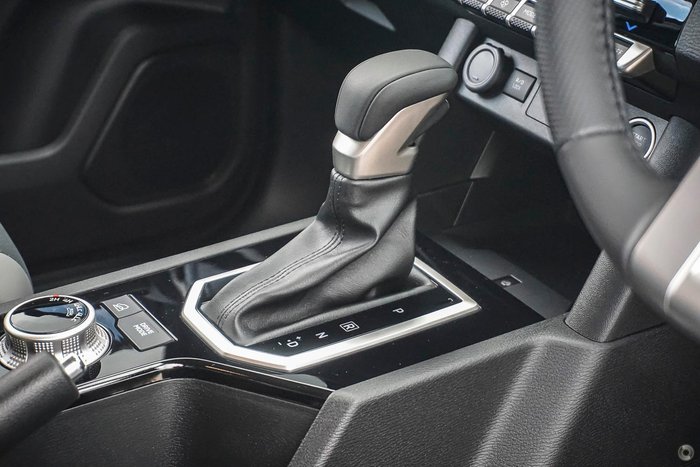 2026 Nissan Navara ST-X