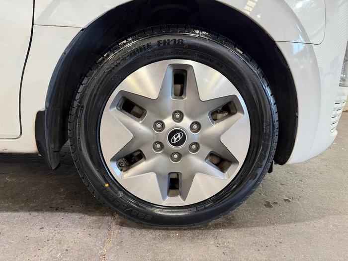 2022 Hyundai STARIA US4.V1 MY22 AWD Creamy White