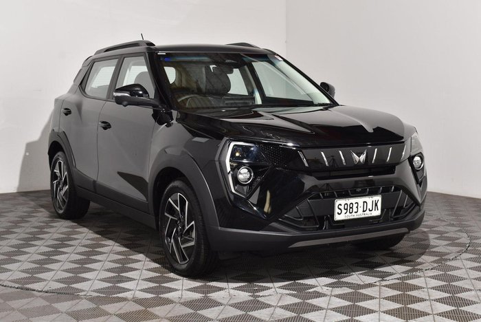 2025 Mahindra XUV3XO AX7L