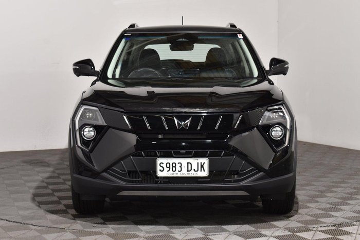 2025 Mahindra XUV3XO AX7L