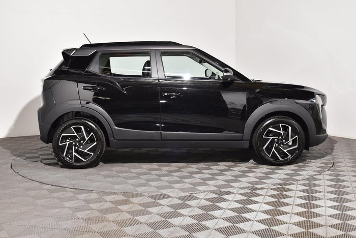 2025 Mahindra XUV3XO AX7L