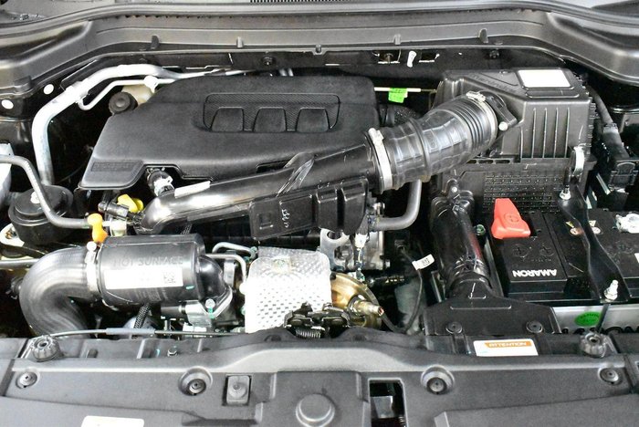 2025 Mahindra XUV3XO AX7L